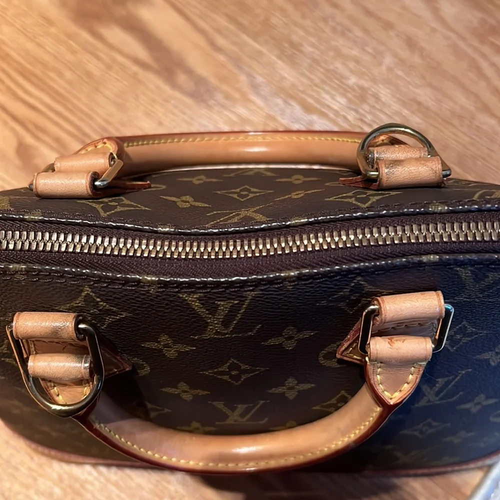 - Gorgeous preloved Alma PM